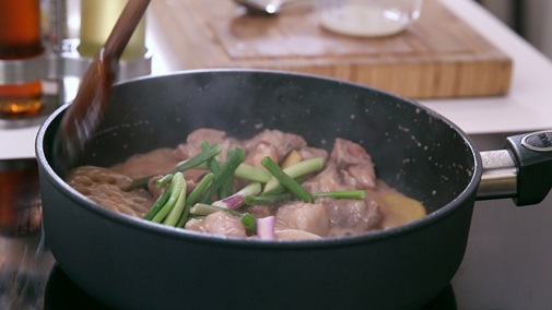 Tuyệt chiêu tạo hình trái tim siêu dễ thương cho trứng luộc chỉ trong 4 bước