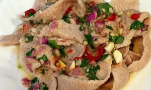 Ứa nước miếng với món cánh gà sốt BBQ mềm ngon, đậm đà, cả nhà cùng thích