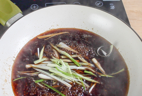 Ứa nước miếng với món thịt ba chỉ rim mặn đậm đà ngon cơm