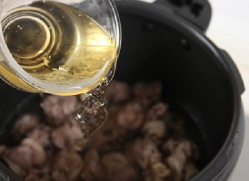 "Ứa nước miếng" với mực chiên nhồi thịt vàng ươm, thơm ngon hết cỡ