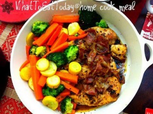 Ức gà nướng rau quả