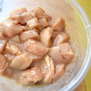 Cách làm ức gà xào rau củ