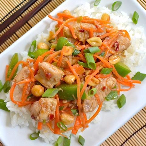 Cách làm ức gà xào rau củ