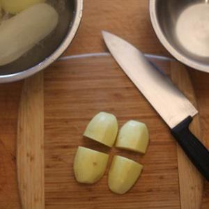 Cách làm ức vịt sốt rượu vang