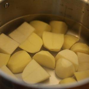 Cách làm ức vịt sốt rượu vang