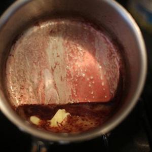 Cách làm ức vịt sốt rượu vang