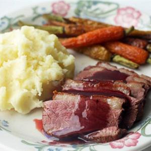 Cách làm ức vịt sốt rượu vang