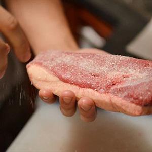 Cách làm ức vịt sốt rượu vang