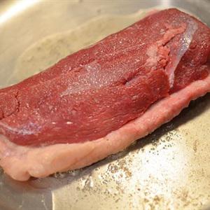 Cách làm ức vịt sốt rượu vang