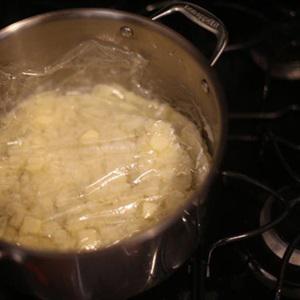 Cách làm ức vịt sốt rượu vang