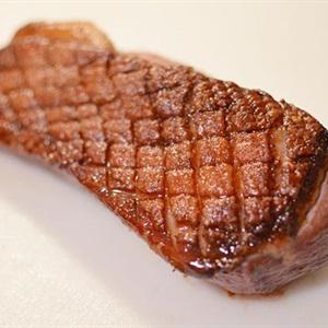 Cách làm ức vịt sốt rượu vang