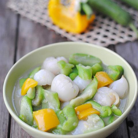 Cách làm vải xào mướp