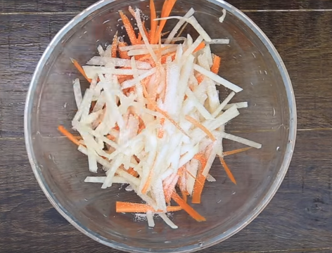 Váng đậu cuộn tôm chiên giòn rụm, đậm đà hương vị Việt