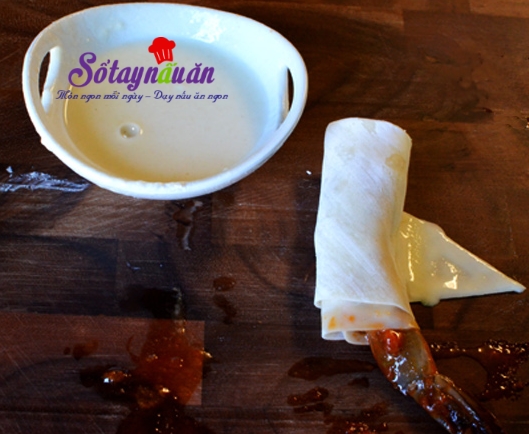 Váng đậu cuộn tôm chiên giòn