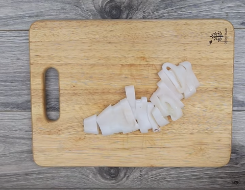 Vàng giòn béo ngậy xúc xích chiên bột ngô