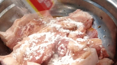 Vào bếp 5 phút là có ngay bim bim bơ đường giòn tan, ngon miễn bàn