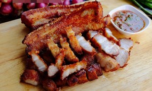 Vào bếp 5 phút là có ngay bim bim bơ đường giòn tan, ngon miễn bàn