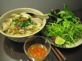 Vào bếp với bún vịt xào măng