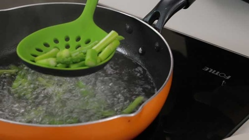 Vào bếp với món cá hồi nướng chanh ngon khó cưỡng