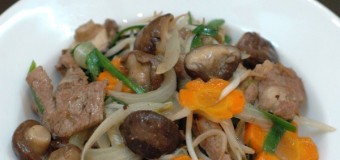 Vào bếp với món nấm thịt xào thập cẩm
