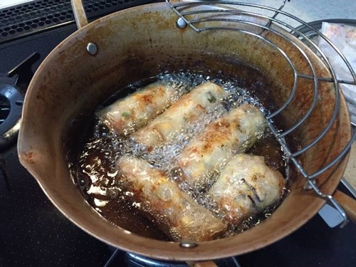 Vét sạch nồi cơm với món tôm rim tỏi thơm lừng, đậm đà hấp dẫn