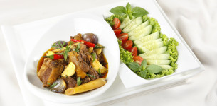 Vịt kho củ hũ dừa