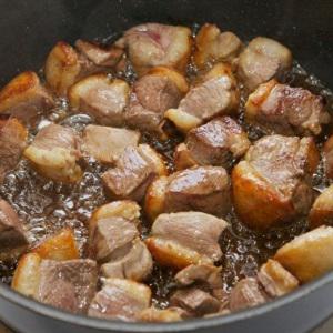 Cách làm vịt kho khoai tây và cà tím