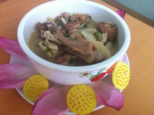 Vịt nấu măng chua