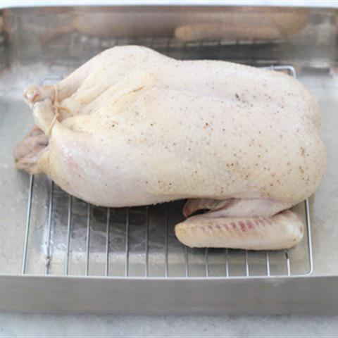 Cách làm vịt nướng nhồi táo