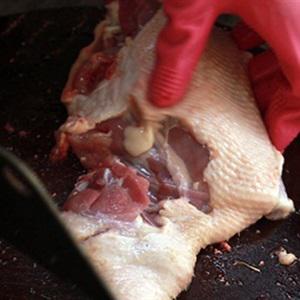 Cách làm vịt om quả sấu