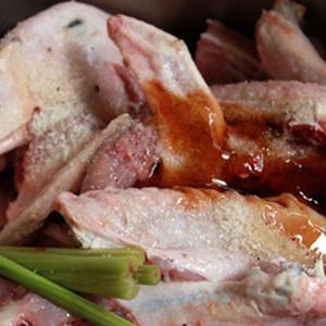 Cách làm vịt om quả sấu