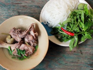 Vịt om sấu- đậm đà hương vị Bắc