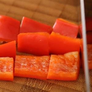 Cách làm vịt quay xào ớt chuông