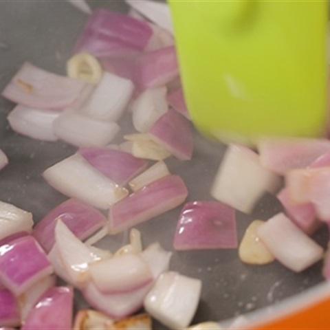 Cách làm vịt quay xào ớt chuông