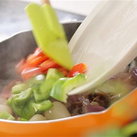 Cách làm vịt quay xào ớt chuông