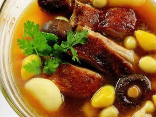 Vịt tiềm hạt sen nấm đông cô