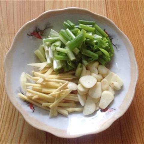 Cách làm vịt xào củ cải muối