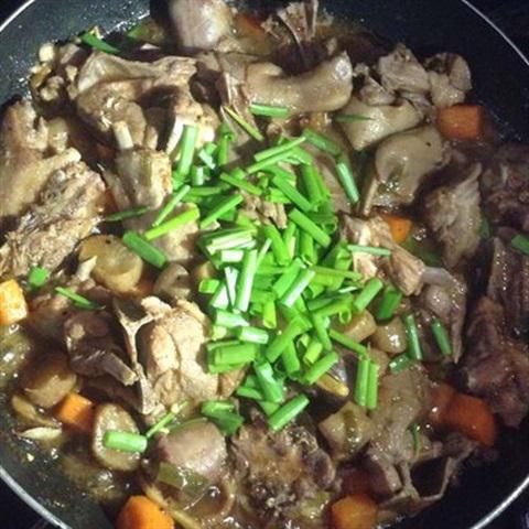 Cách làm vịt xào củ cải muối