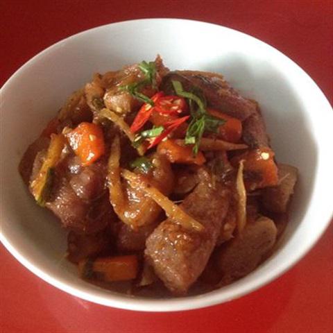 Cách làm vịt xào củ cải muối