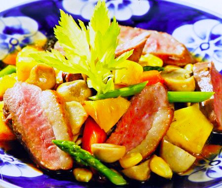 Vịt xào rau quả