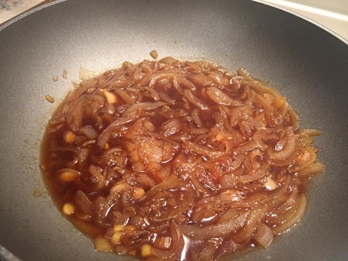 Vô tư làm mousse nhân xoài chua ngọt tới ứa nước miếng mà không cần lò nướng