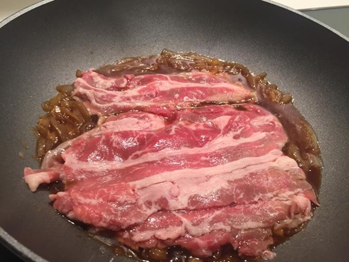 Vô tư làm mousse nhân xoài chua ngọt tới ứa nước miếng mà không cần lò nướng