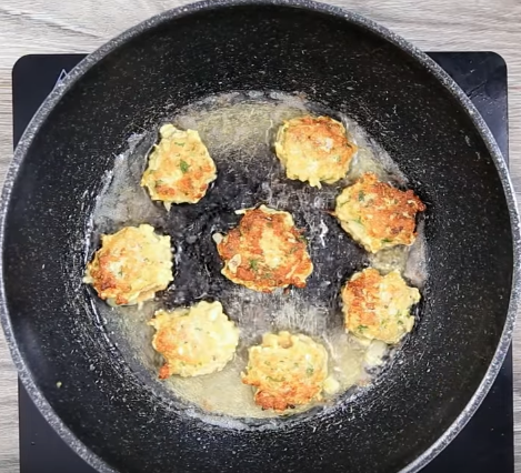 Vụng đến mấy cũng có thể gói được hoành thánh cực ngon mà đơn giản thế này