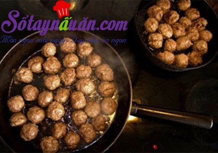 Xíu mại chiên xốt cà chua hấp dẫn