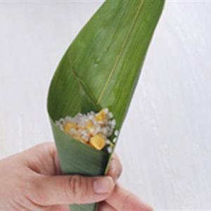 Cách làm xôi bắp hình nón