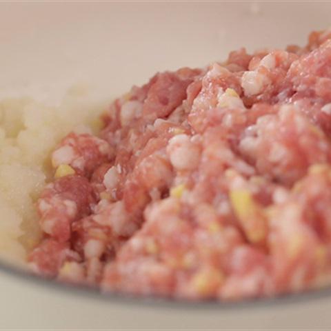 Cách làm xôi bọc củ sen