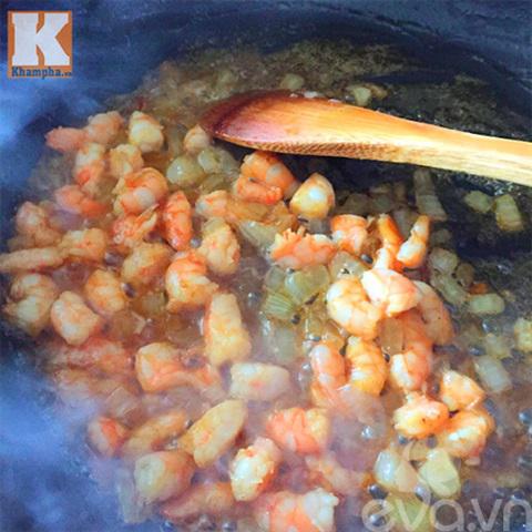 Cách làm xôi chiên giòn sốt tôm