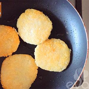 Cách làm xôi chiên giòn sốt tôm