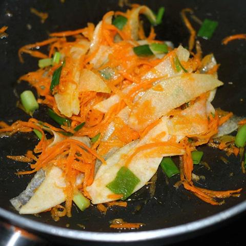 Cách làm xôi chiên kẹp thịt ba chỉ