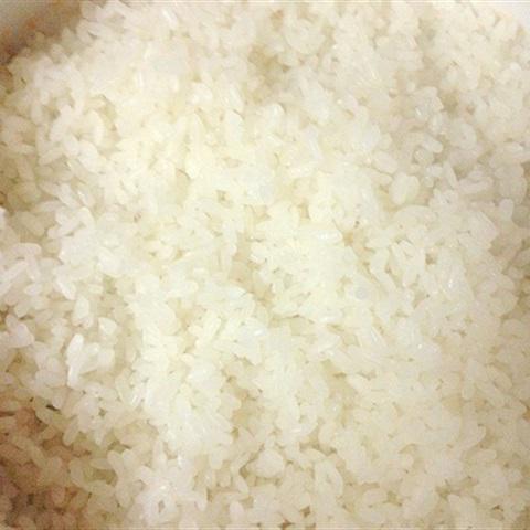 Cách làm xôi chiên kẹp thịt rau củ